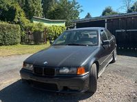 Gebraucht BMW 316 99 PS (72 kW) 1992 Schwarz Limousine