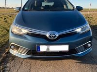 Gebraucht Toyota Auris Hybrid Executive 136 PS (100 kW) 2016 Blau Limousine
