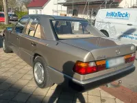 Usata Mercedes E250 94 CV (69 kW) 1991 Beige Berlina
