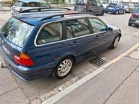 Second-hand BMW 325 192 CP (141 kW) 2004 Albastru Break