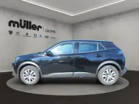 Gebraucht Peugeot e-2008 Active 100 kW (136 PS) 2022 Perla nera schwarz SUV