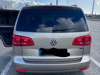 Gebraucht VW Touran 140 PS (102 kW) 2014 Braun Van / Kleinbus