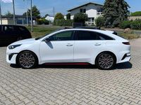 Gebraucht Kia ProCeed Comfort 204 PS (150 kW) 2023 Deluxeweiß (hw2) Kombi