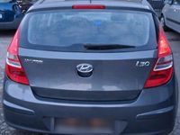 Gebraucht Hyundai i30 109 PS (80 kW) 2008 Grau Kombi