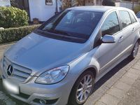 Gebraucht Mercedes B180 109 PS (80 kW) 2011 Silber Van / Kleinbus