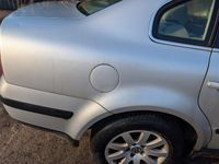 Usata VW Passat 130 CV (95 kW) 2003 Argento Berlina