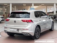 Gebraucht VW Golf VIII Move 110 PS (80 kW) 2024 Ivory silver (silber) Limousine