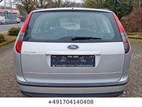 Gebraucht Ford Focus Ghia 145 PS (106 kW) 2005 Silber Limousine