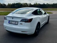 Käytetty Tesla Model 3 324 kW (441 HP) 2021 Valkoinen Sedan