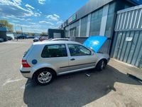 Usado VW Golf 75 HP (55 kW) 2003 Prateado Coupé