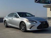 Gebraucht Lexus ES300H 218 PS (160 kW) 2024 Silber Limousine