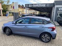 Gebraucht Hyundai i20 101 PS (74 kW) 2024 Rot Kleinwagen