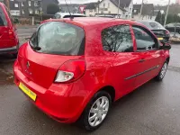 Gebraucht Renault Clio III 75 PS (55 kW) 2012 Hellrot Kleinwagen