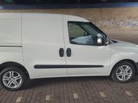 Usado Opel Combo Selection 95 HP (69 kW) 2015 Branco Monovolume