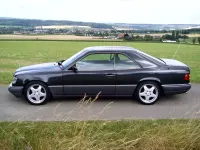 Gebraucht Mercedes E220 150 PS (110 kW) 1995 Schwarz Coupé