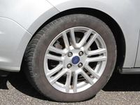 Gebraucht Ford Tourneo Courier Titanium 101 PS (74 kW) 2017 Silber Van / Kleinbus