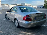 Gebraucht Mercedes E220 150 PS (110 kW) 2002 Silber Limousine