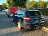 Gebraucht Ford Mondeo 140 PS (102 kW) 2014 Blau Kombi