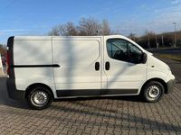 Gebraucht Opel Vivaro 184 PS (135 kW) 2010 Weiß Van / Kleinbus