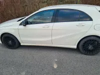 Gebraucht Mercedes A180 122 PS (89 kW) 2012 Weiß Kleinwagen