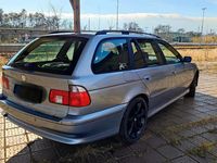 Gebraucht BMW 525 163 PS (119 kW) 2002 Blau Kombi