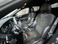 Gebraucht Volvo V40 R-Design 120 PS (88 kW) 2015 Weiß Limousine