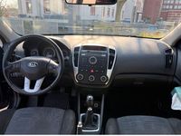 Gebraucht Kia Ceed 109 PS (80 kW) 2010 Schwarz Kleinwagen