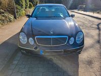 Gebraucht Mercedes E220 Avantgarde 150 PS (110 kW) 2003 Schwarz Limousine