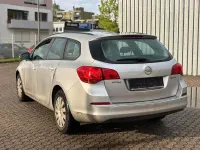 Gebraucht Opel Astra 101 PS (74 kW) 2012 Grau Kombi
