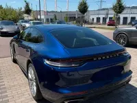 Gebraucht Porsche Panamera 4 E-Hybrid 462 PS (339 kW) 2021 Blau Kleinwagen