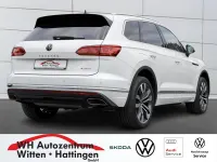 Gebraucht VW Touareg Elegance 381 PS (280 kW) 2022 Oryxweiß perlmutteffekt SUV