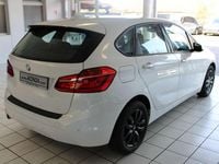 Gebraucht BMW 218 Advantage 140 PS (102 kW) 2018 Mineralweiss metallic Van / Kleinbus
