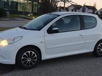 Gebraucht Peugeot 206 73 PS (53 kW) 2010 Weiß Limousine