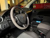 Gebraucht Ford Fiesta 80 PS (58 kW) 2005 Blau Kleinwagen