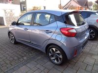 Gebraucht Hyundai i10 Trend 84 PS (61 kW) 2023 Vibrant blue Kleinwagen