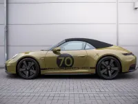 Neu Porsche 992 485 PS (356 kW) 2025 Grün Cabrio