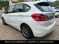 Gebraucht BMW 218 Active Tourer Advantage 140 PS (102 kW) 2018 Weiß Van / Kleinbus
