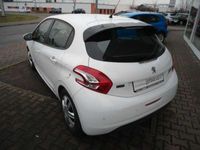 gebraucht Peugeot 208 Active Automatik