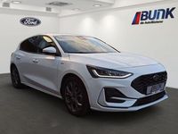 Gebraucht Ford Focus ST-Line 125 PS (91 kW) 2023 Frozen white (pn3gz) Limousine