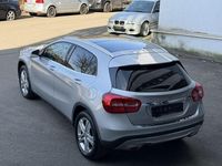Gebraucht Mercedes GLA220 177 PS (130 kW) 2016 Silber SUV