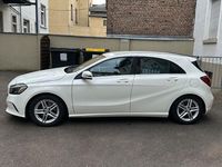 Gebraucht Mercedes A180 Style 122 PS (89 kW) 2015 Weiß Limousine