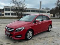 Gebraucht Mercedes B180 109 PS (80 kW) 2018 Rot Van / Kleinbus