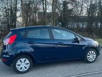 Gebraucht Ford Fiesta 95 PS (69 kW) 2016 Blau Kleinwagen