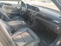 Gebraucht Mercedes E220 170 PS (125 kW) 2011 Grau Kombi