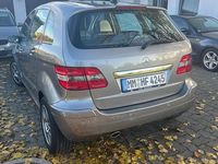 Gebraucht Mercedes B200 136 PS (100 kW) 2006 Grau Van / Kleinbus