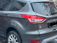 Gebraucht Ford Kuga 150 PS (110 kW) 2016 Grau SUV