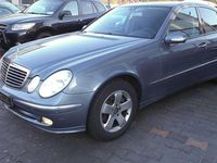 Gebraucht Mercedes E240 Avantgarde 177 PS (130 kW) 2005 Blau Limousine