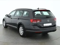 Gebraucht VW Passat 122 PS (89 kW) 2024 Grau Kombi
