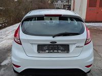 Gebraucht Ford Fiesta 60 PS (44 kW) 2015 Weiß Limousine