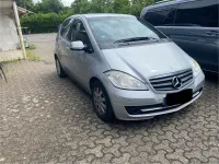 Gebraucht Mercedes A160 82 PS (60 kW) 2011 Grau Kleinwagen